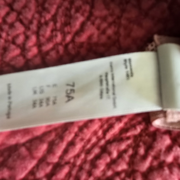 Hanro Lace Soft Cup Bra - Picture 11 of 11